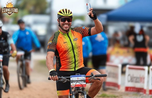 MTB runner with a beer in his hand